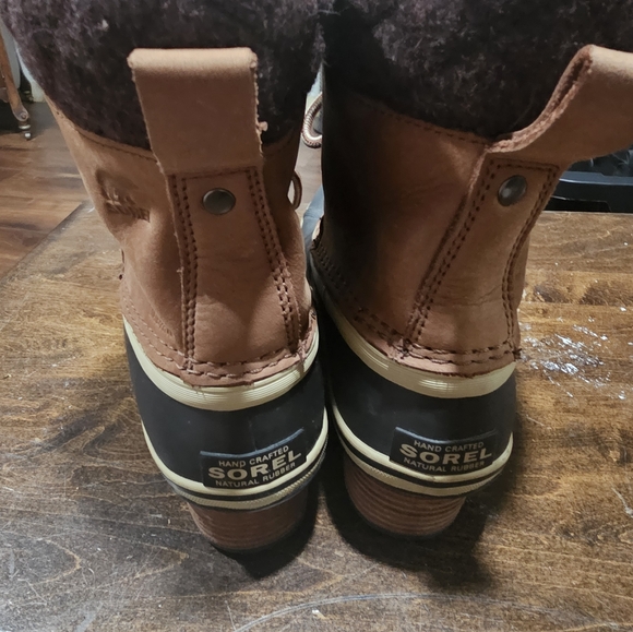 SOREL Fall Boot - Picture 2 of 8